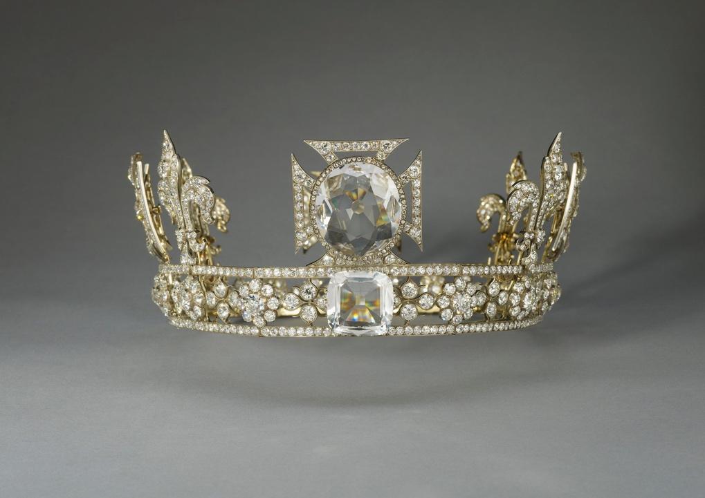 A picture containing indoor, accessory, crown jewels, jewelled headdressDescription automatically generated